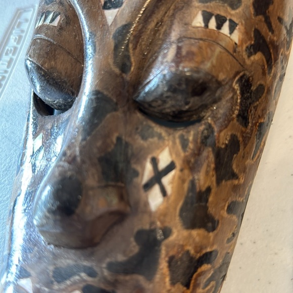 Handcrafted Tribal Masks in Brown and Tan 2 pieces - Picture 3 of 12